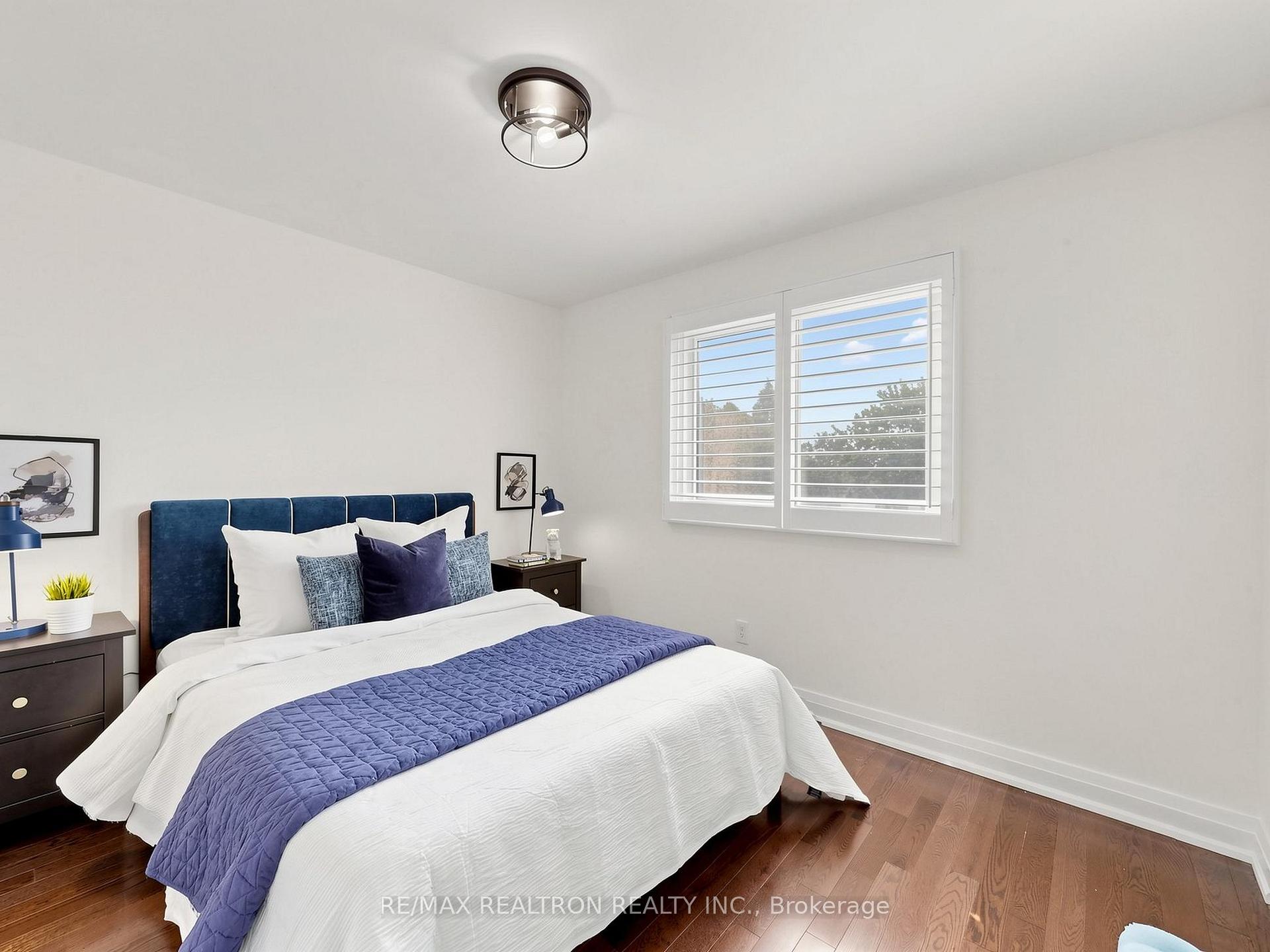 Photo 4 of 93 Stiver Drive, Newmarket, Bristol-London — HOMEH