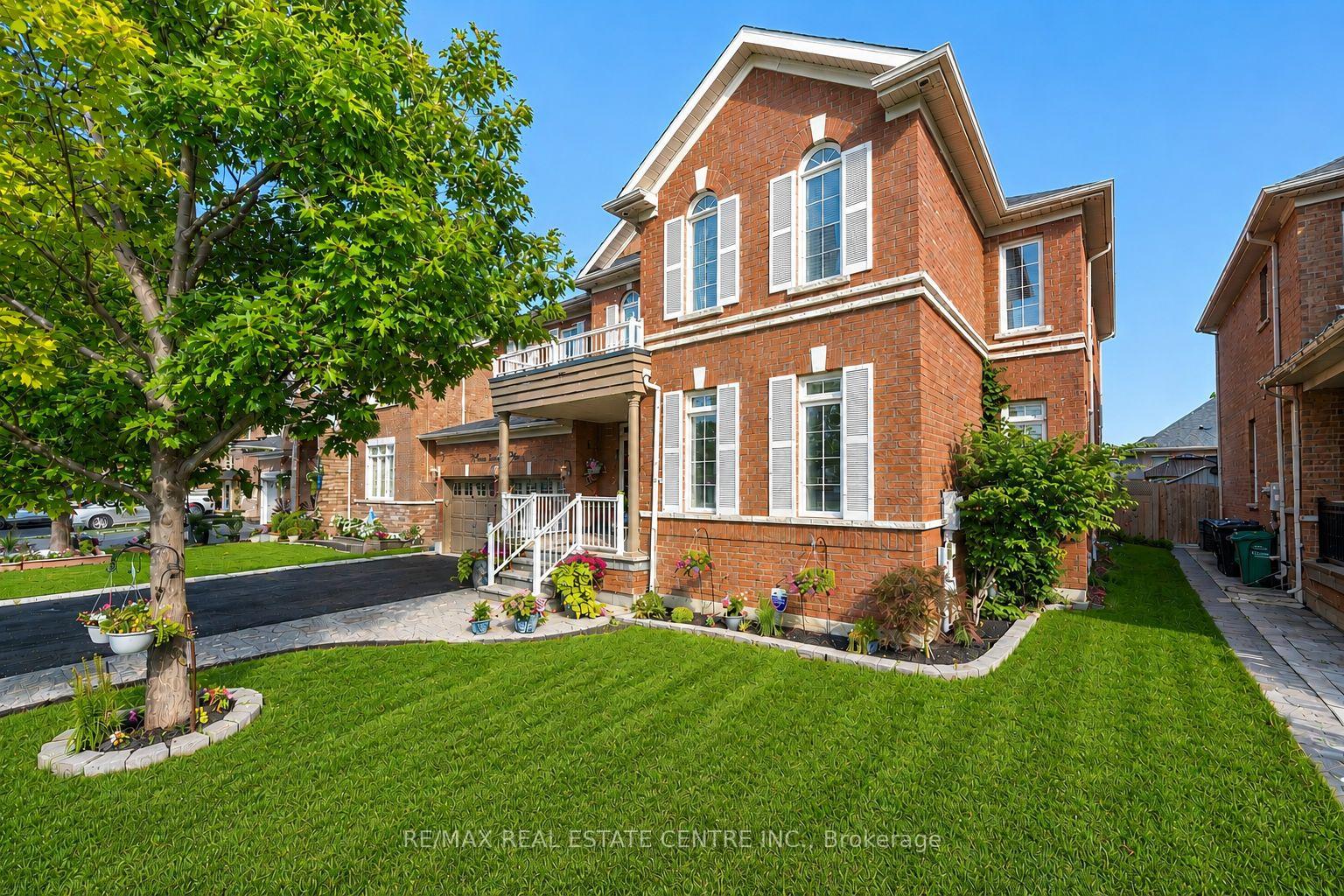 Photo 3 of 7 Prince Edward Boulevard, Brampton, Bram East — HOMEH