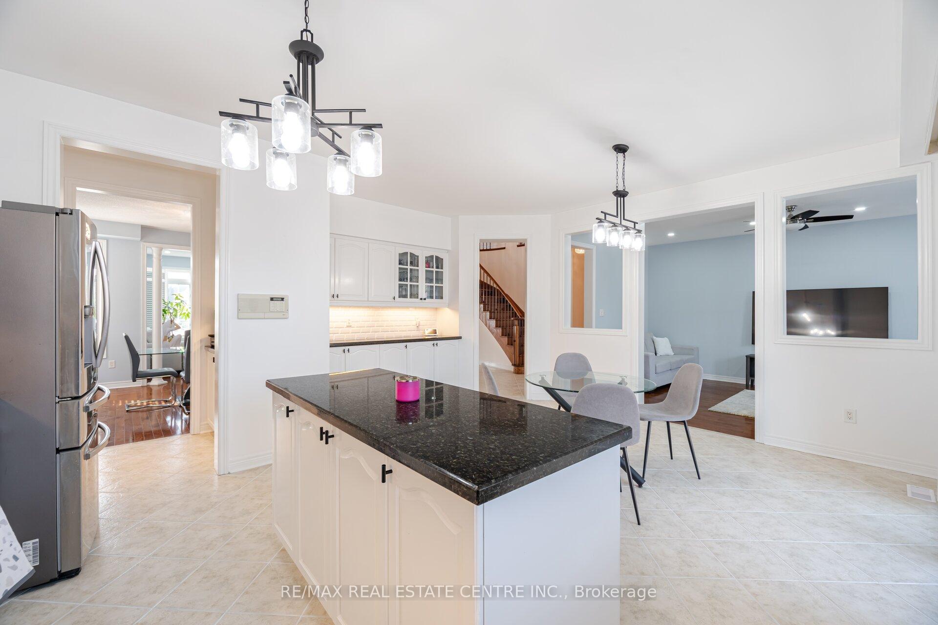 Photo 9 of 7 Prince Edward Boulevard, Brampton, Bram East — HOMEH
