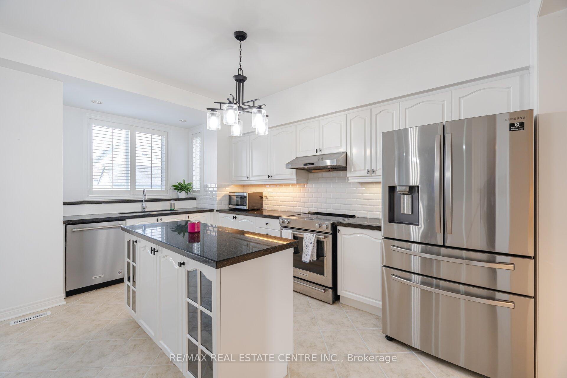 Photo 10 of 7 Prince Edward Boulevard, Brampton, Bram East — HOMEH