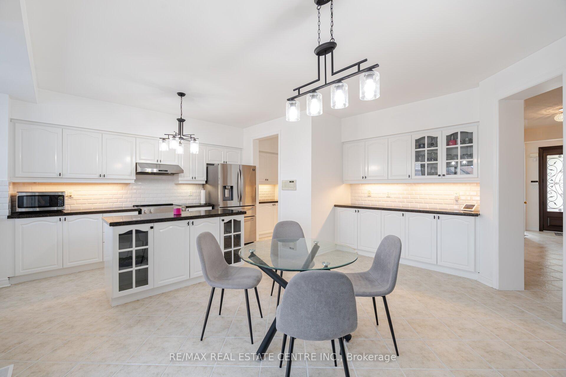 Photo 11 of 7 Prince Edward Boulevard, Brampton, Bram East — HOMEH
