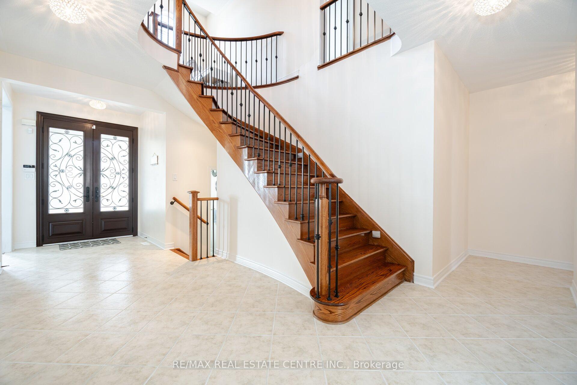 Photo 16 of 7 Prince Edward Boulevard, Brampton, Bram East — HOMEH