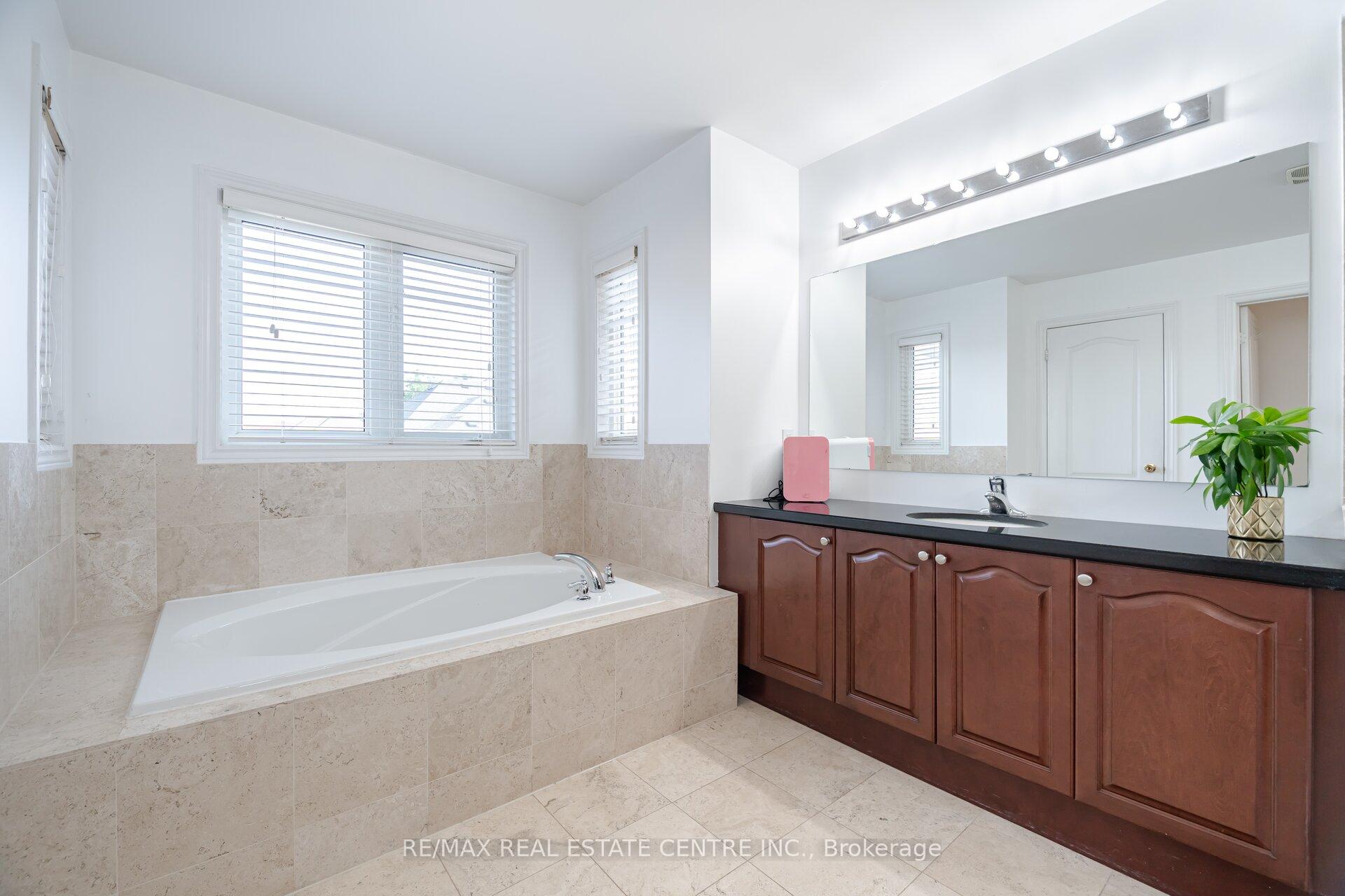 Photo 20 of 7 Prince Edward Boulevard, Brampton, Bram East — HOMEH