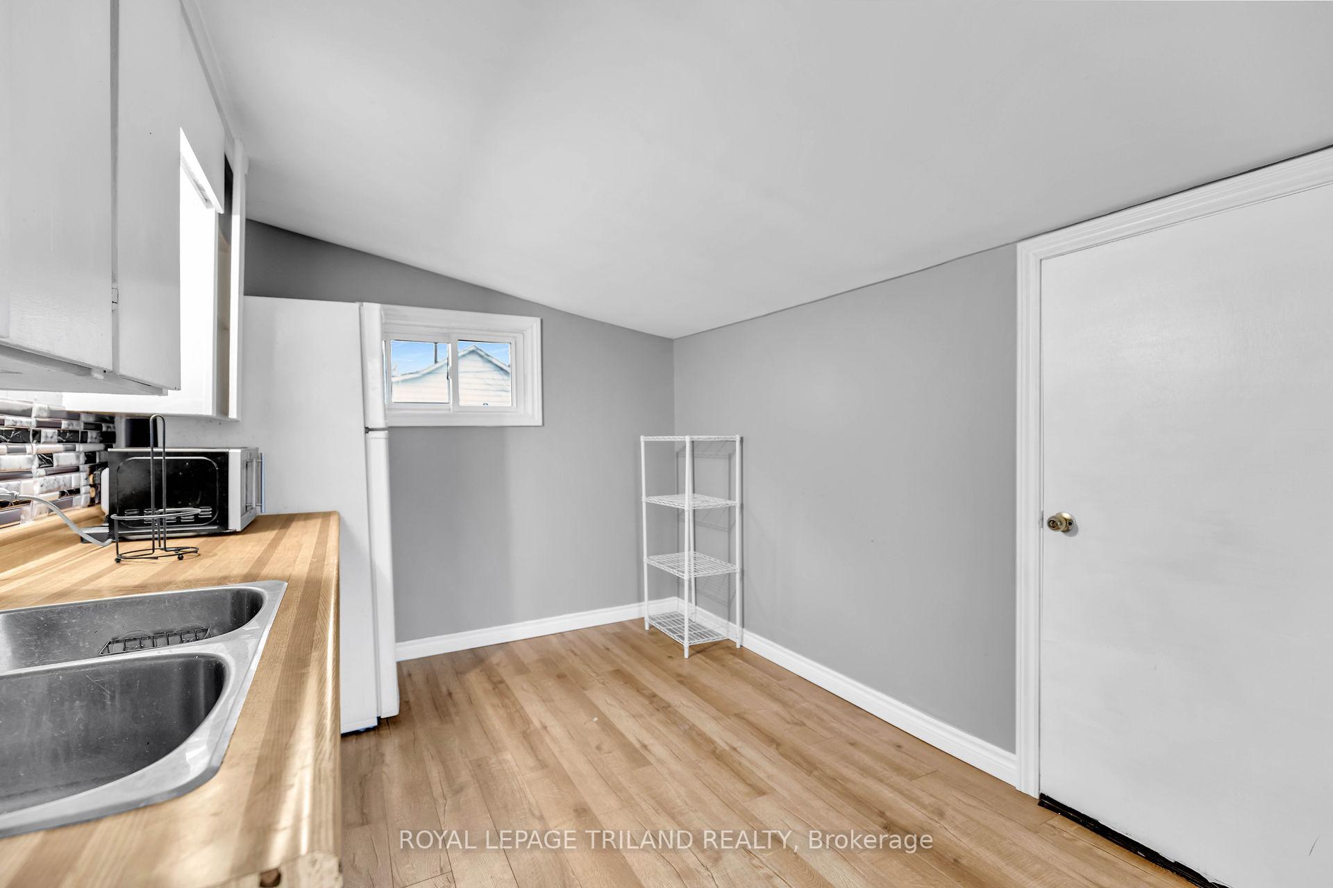 Photo 4 of Unit B, 101 Scott Street, St. Thomas — HOMEH
