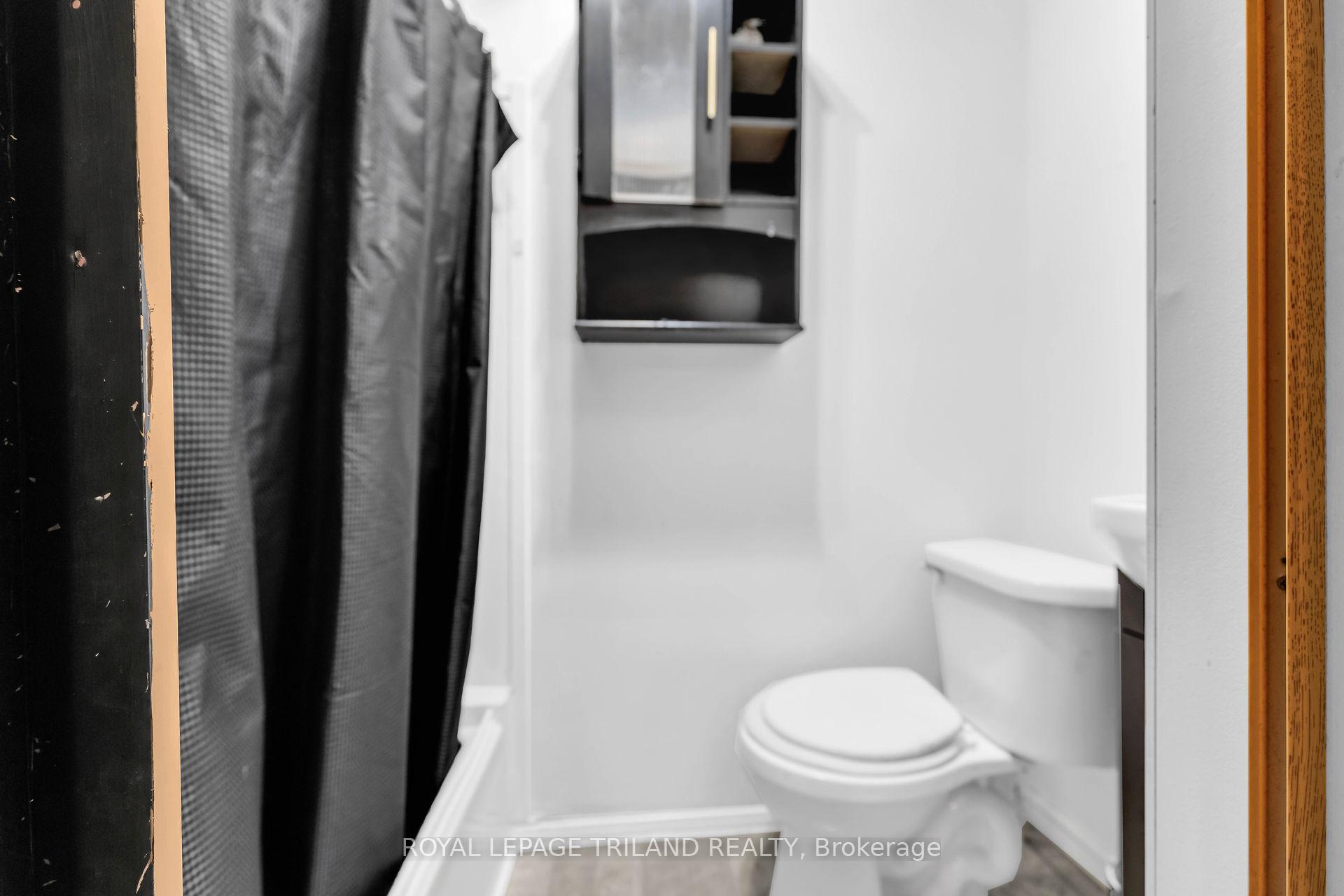 Photo 11 of Unit B, 101 Scott Street, St. Thomas — HOMEH