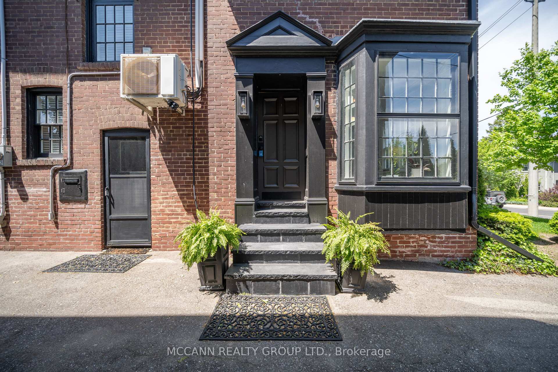 Photo 3 of 1396 Mount Pleasant Road, Toronto, Lawrence Park South — HOMEH