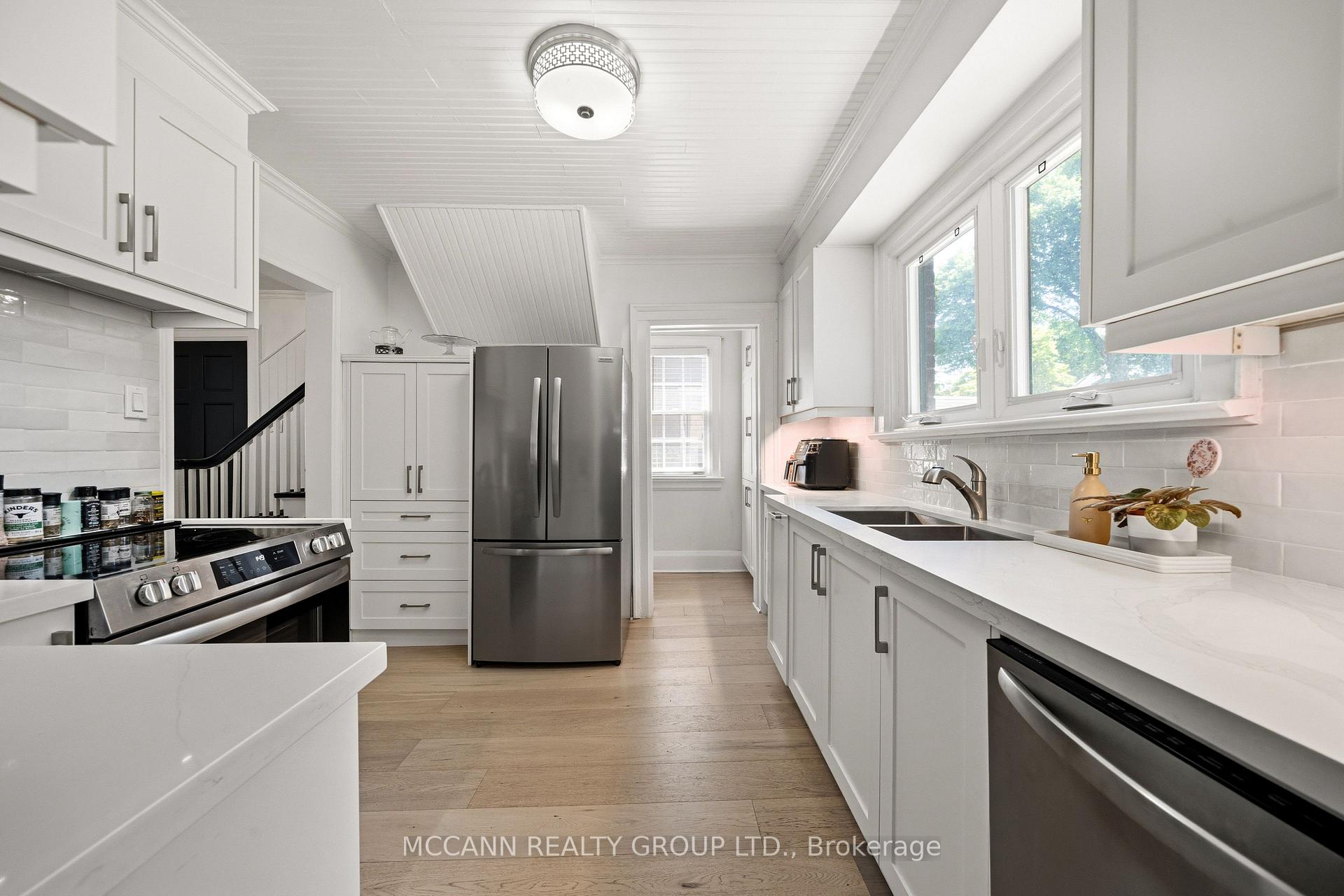 Photo 12 of 1396 Mount Pleasant Road, Toronto, Lawrence Park South — HOMEH