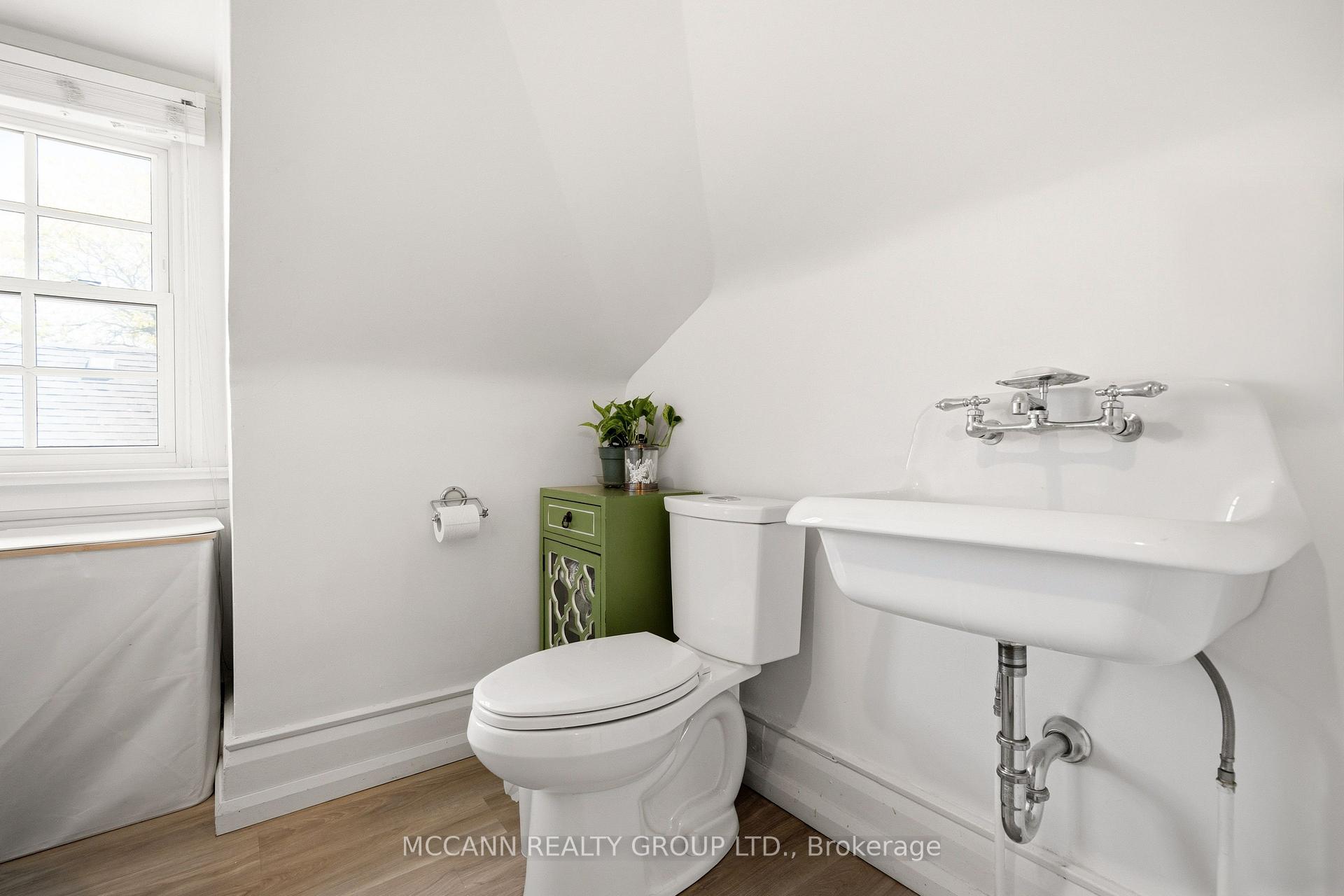 Photo 26 of 1396 Mount Pleasant Road, Toronto, Lawrence Park South — HOMEH
