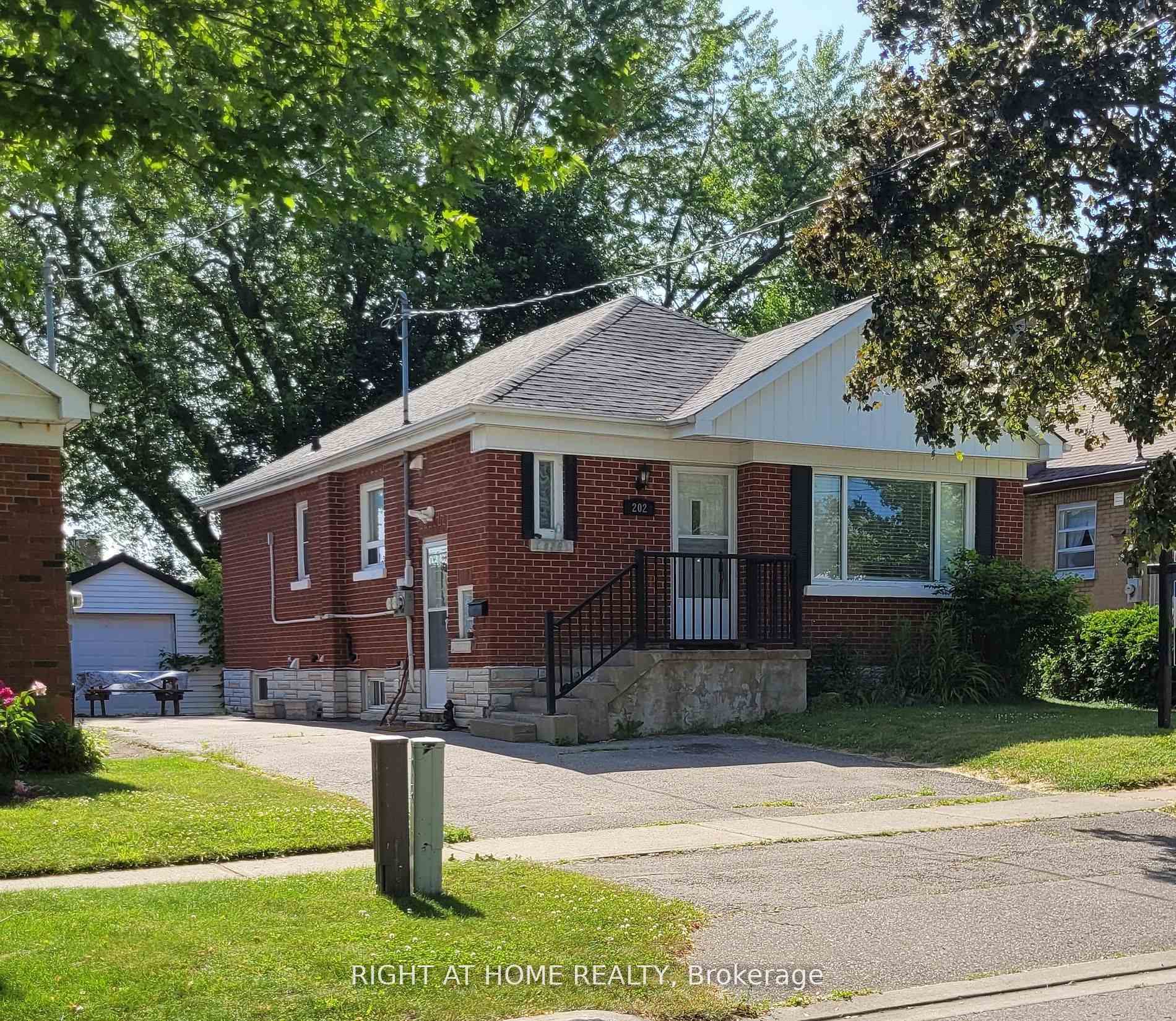 Photo 2 of Unit Lower, 202 Cadillac Avenue S, Oshawa, Central — HOMEH