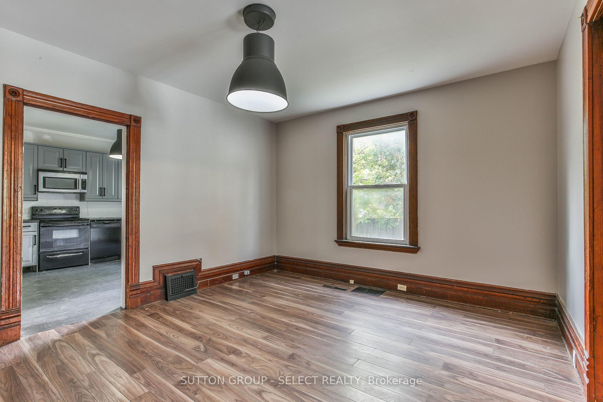 Photo 6 of 123 Mill Street, London, East F — HOMEH
