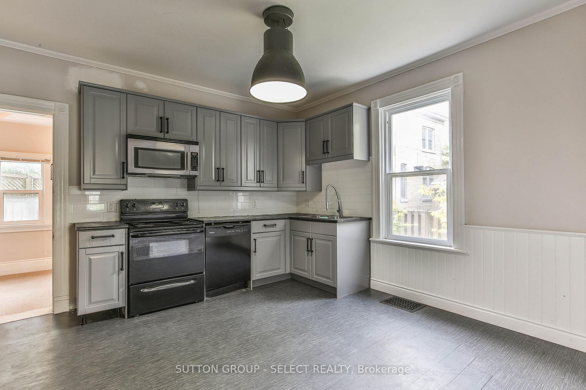 Photo 9 of 123 Mill Street, London, East F — HOMEH