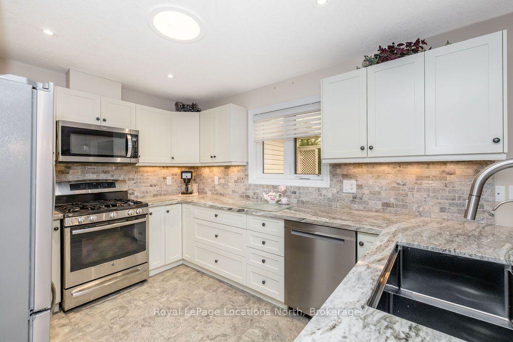 Photo 13 of 6 Tennessee Avenue, Wasaga Beach — HOMEH
