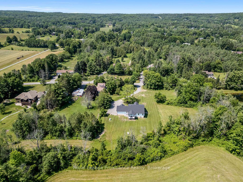 Photo 4 of 556 Marsh Hill Road, Quinte West, Sidney Ward — HOMEH