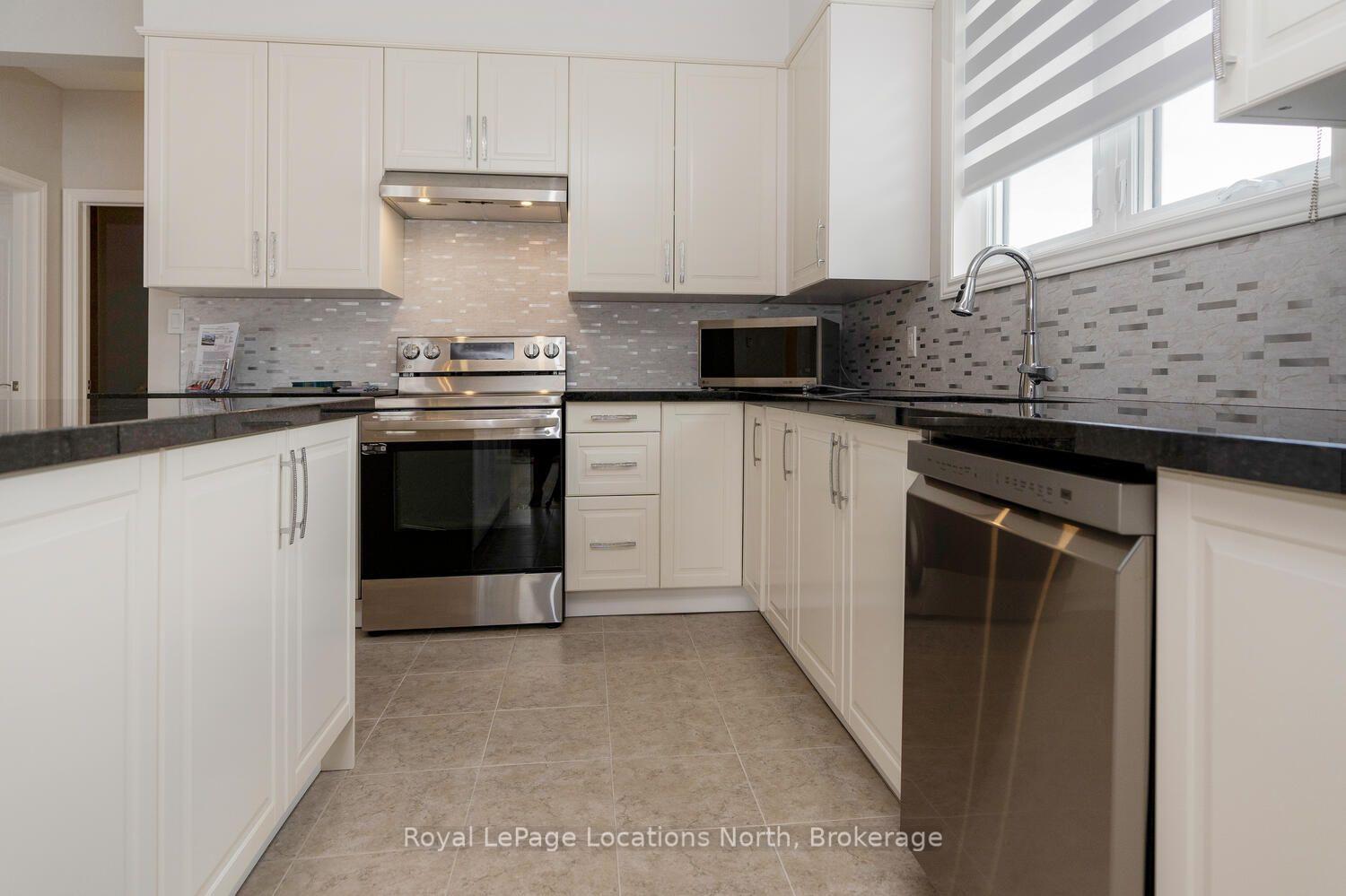 Photo 32 of 40 Waterview Road, Wasaga Beach — HOMEH