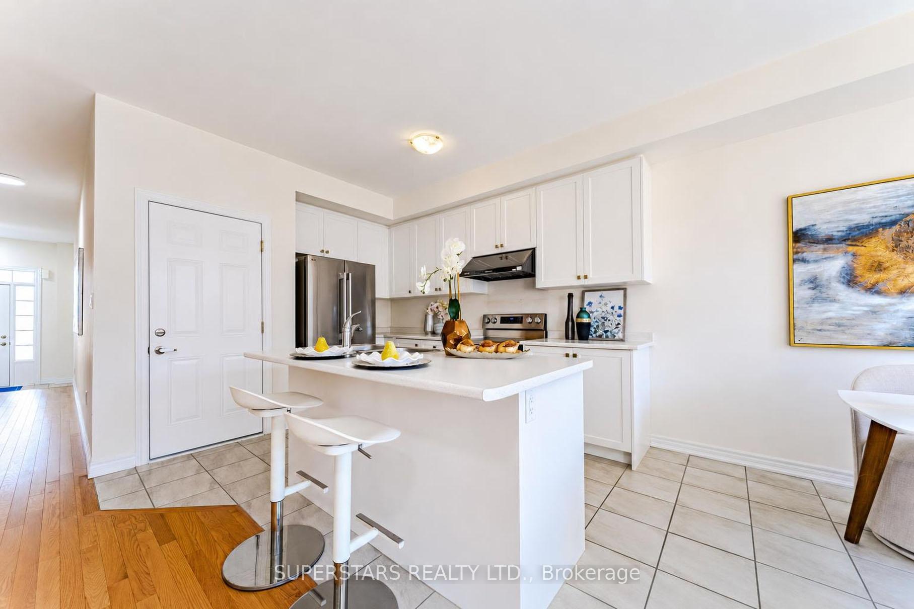 Photo 5 of 919 Elizabeth Mackenzie Drive, Pickering, Rural Pickering — HOMEH