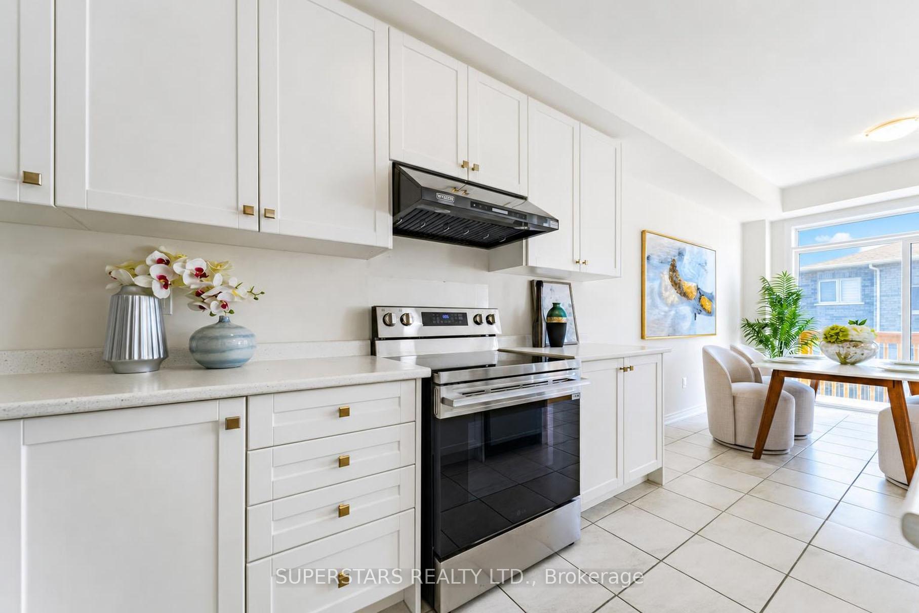 Photo 6 of 919 Elizabeth Mackenzie Drive, Pickering, Rural Pickering — HOMEH