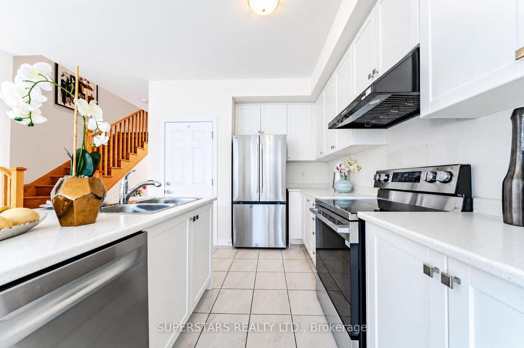 Photo 7 of 919 Elizabeth Mackenzie Drive, Pickering, Rural Pickering — HOMEH