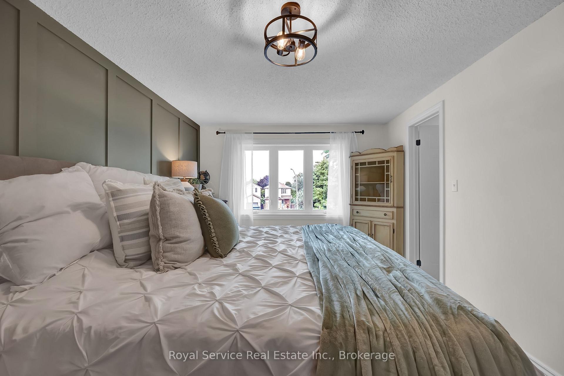 Photo 17 of 46 Barron Court, Clarington, Courtice — HOMEH