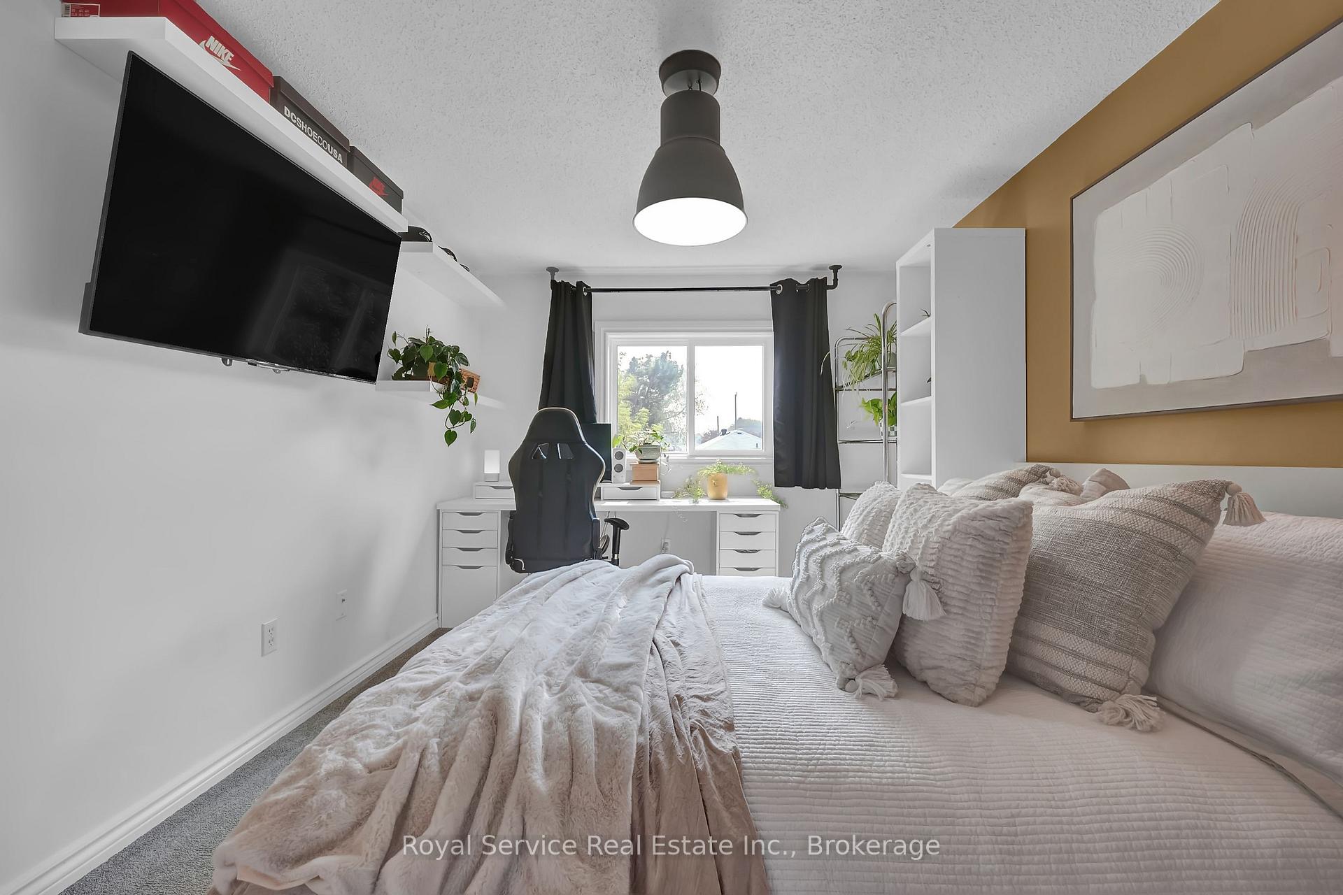 Photo 20 of 46 Barron Court, Clarington, Courtice — HOMEH