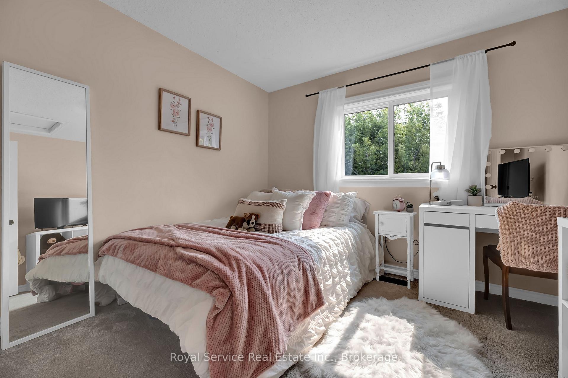Photo 23 of 46 Barron Court, Clarington, Courtice — HOMEH