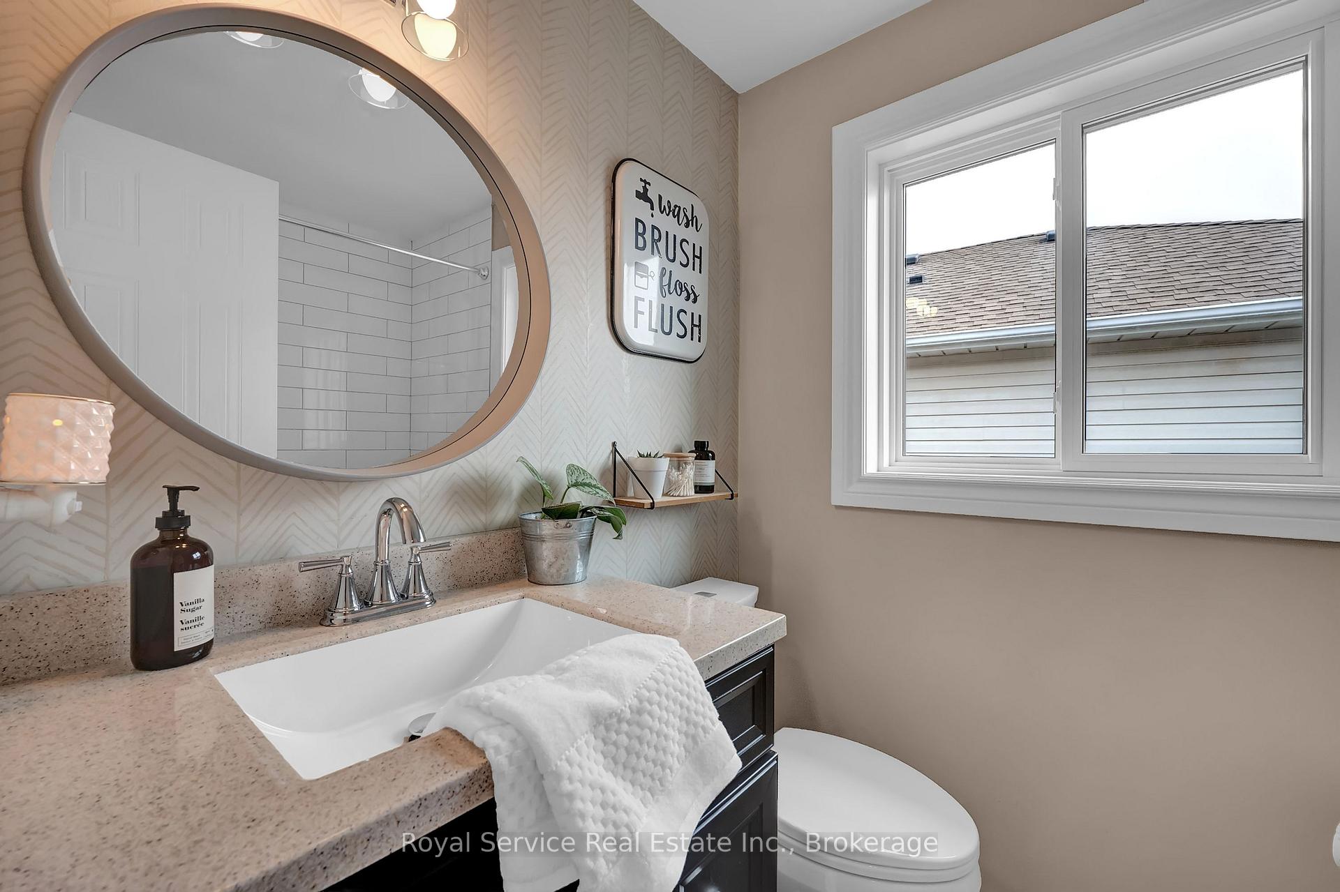 Photo 25 of 46 Barron Court, Clarington, Courtice — HOMEH