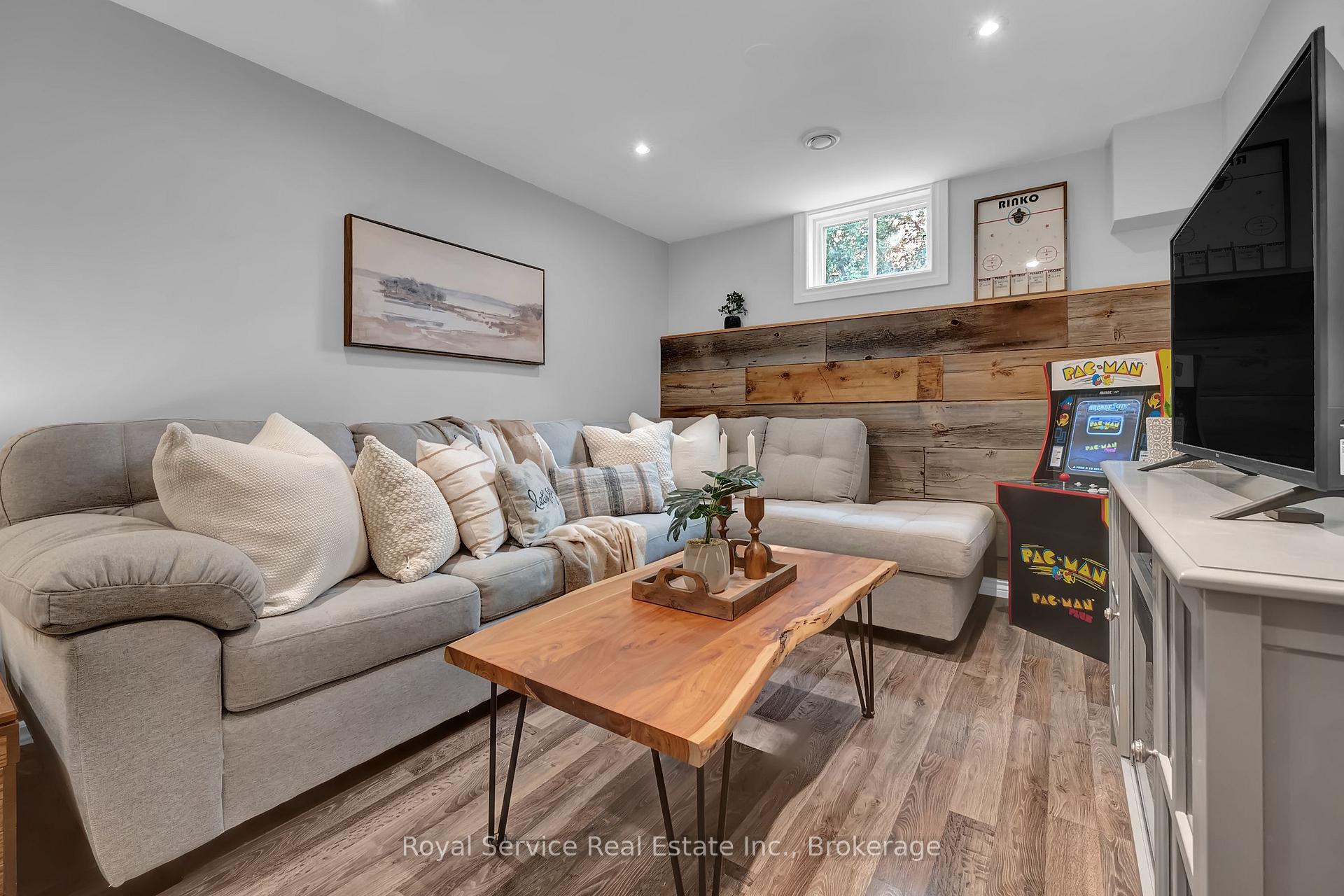 Photo 28 of 46 Barron Court, Clarington, Courtice — HOMEH