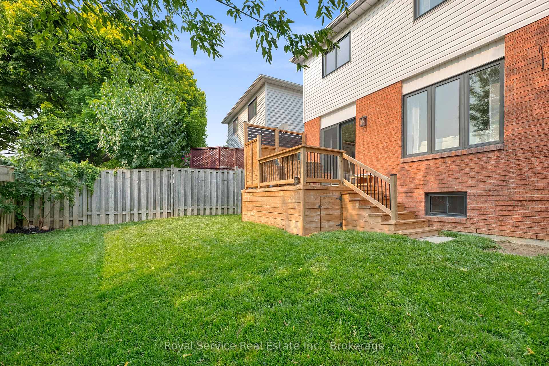 Photo 33 of 46 Barron Court, Clarington, Courtice — HOMEH