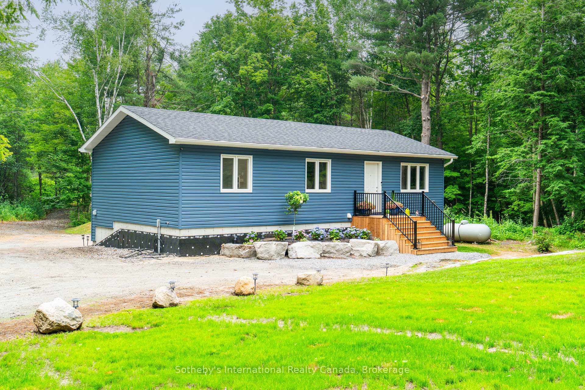 Photo of 1222 Moon River Road