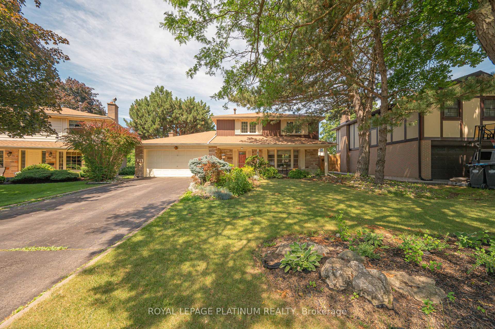 Photo 2 of 47 Parkview Place, Brampton, Brampton East — HOMEH
