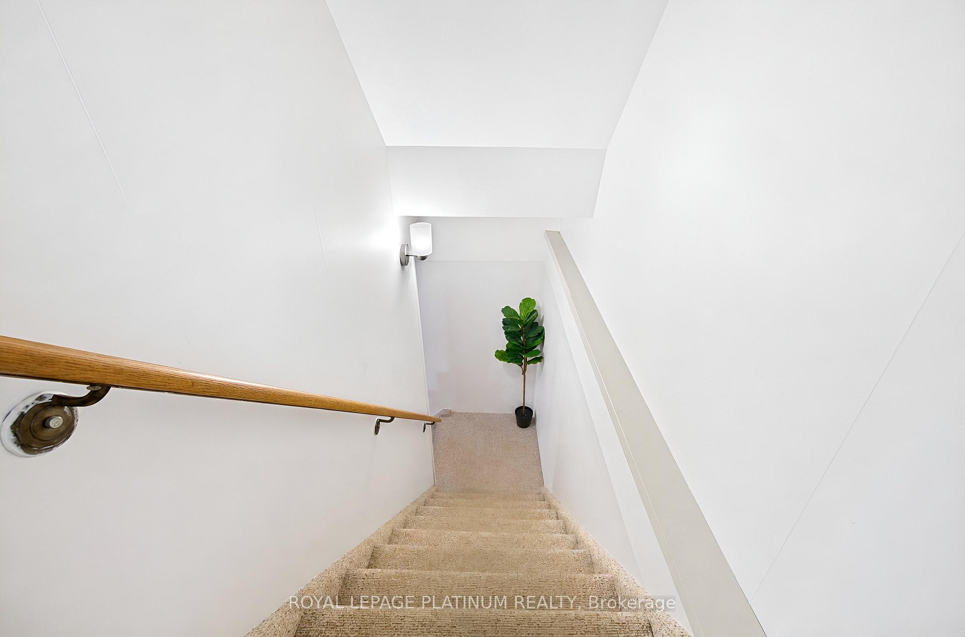 Photo 37 of 47 Parkview Place, Brampton, Brampton East — HOMEH