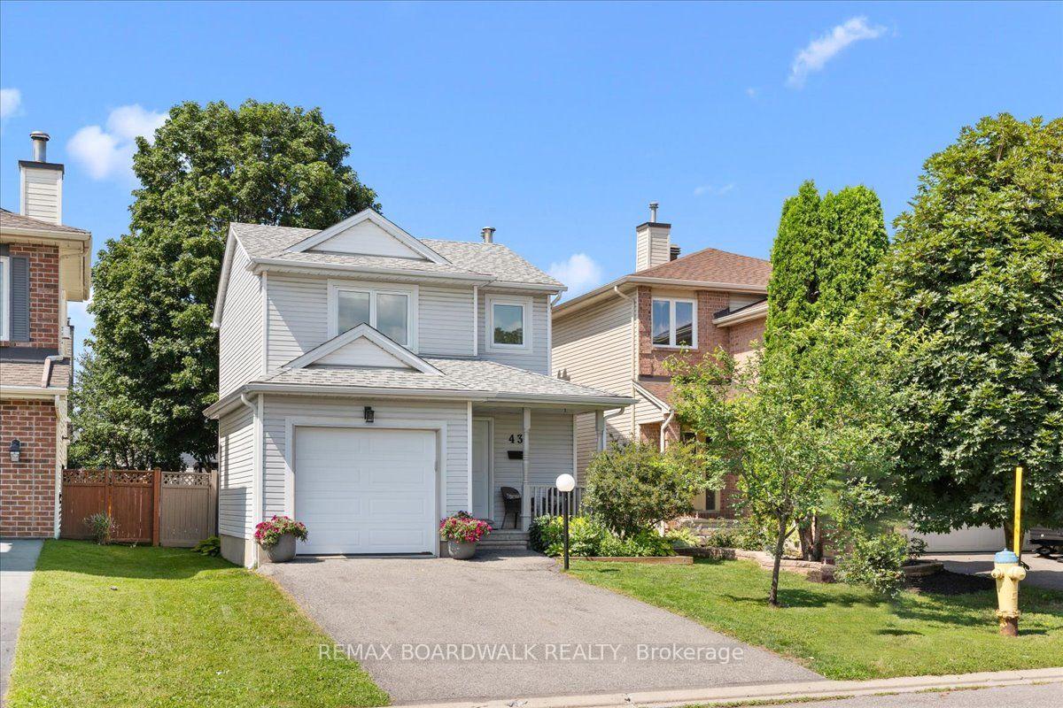 Photo 2 of 43 Peacock Crescent, Ottawa, Barrhaven - Cedargrove/Fraserdale — HOMEH
