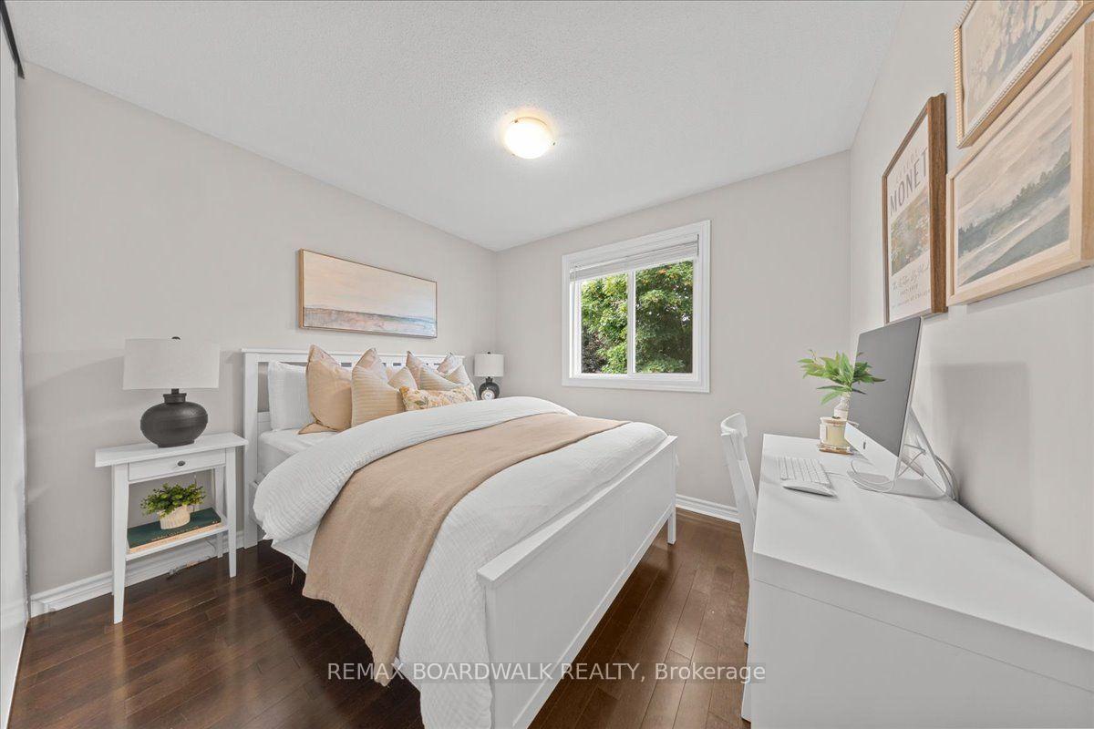 Photo 15 of 43 Peacock Crescent, Ottawa, Barrhaven - Cedargrove/Fraserdale — HOMEH