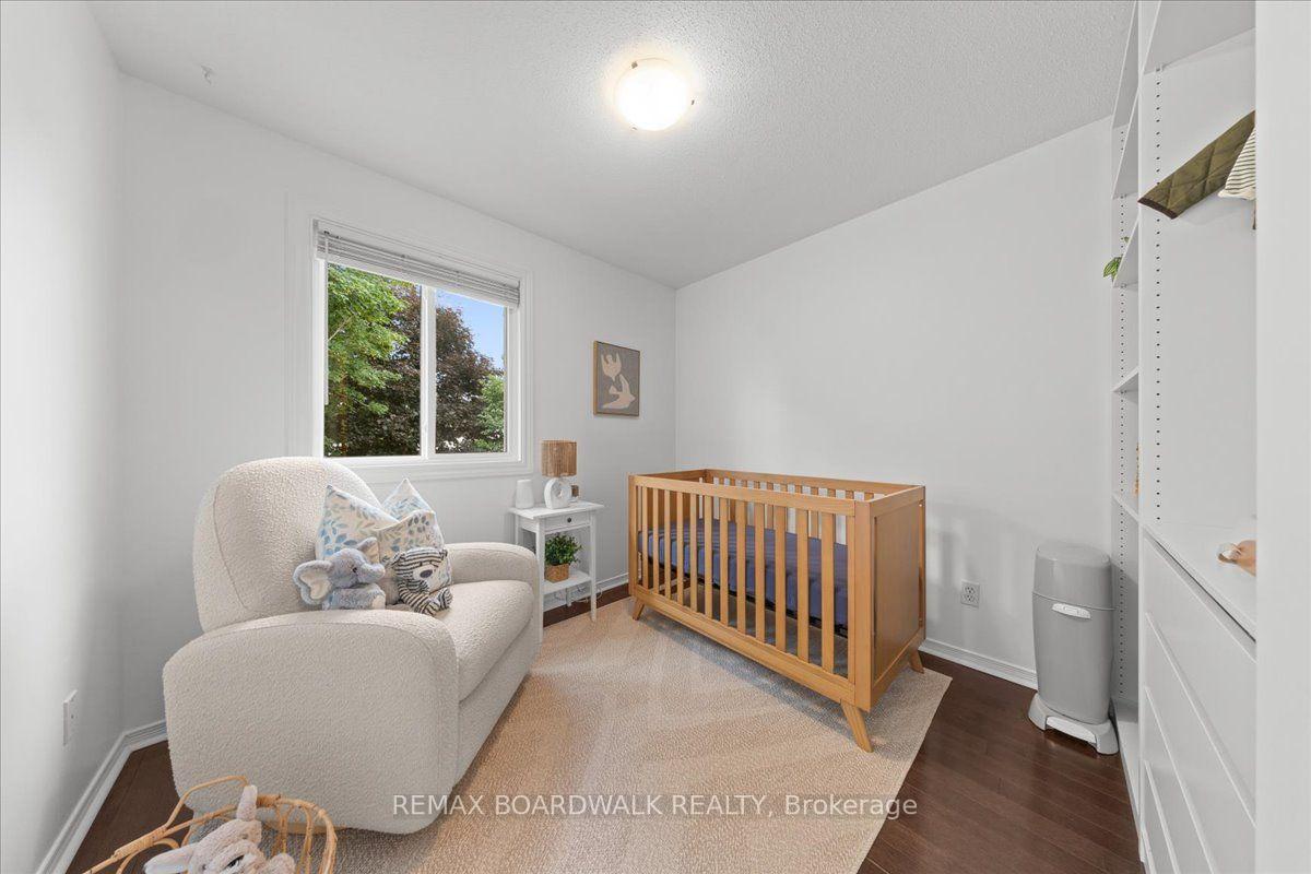 Photo 17 of 43 Peacock Crescent, Ottawa, Barrhaven - Cedargrove/Fraserdale — HOMEH