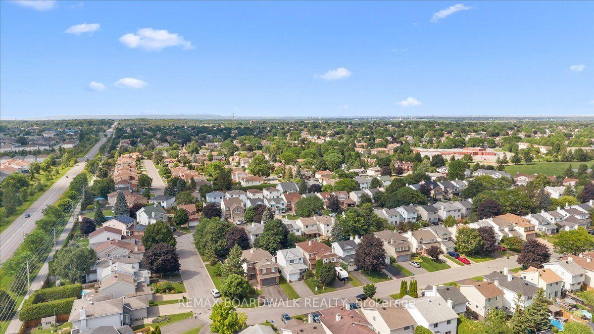 Photo 29 of 43 Peacock Crescent, Ottawa, Barrhaven - Cedargrove/Fraserdale — HOMEH