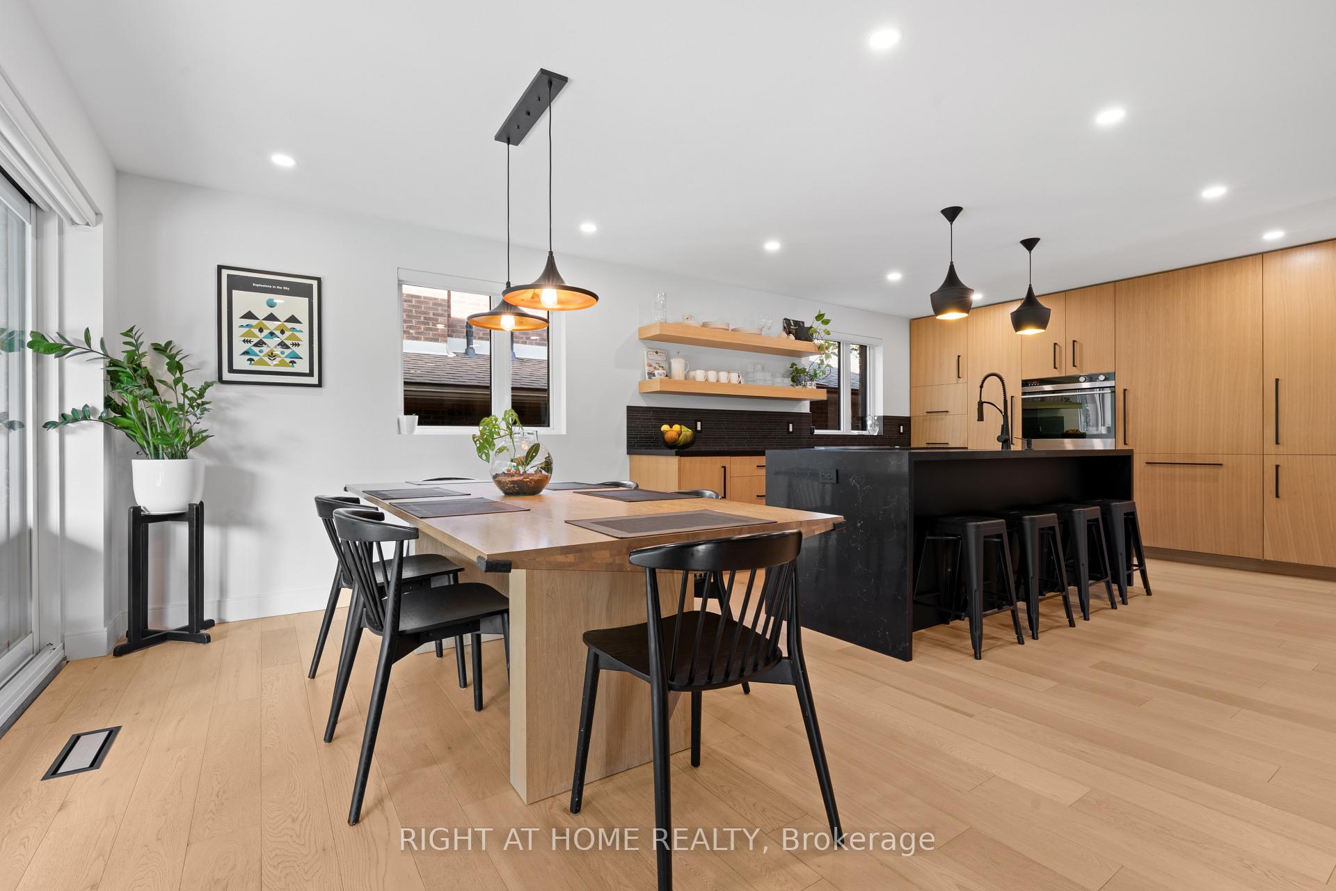 Photo 13 of 10 Wingrove Hill, Etobicoke, Islington-City Centre West — HOMEH