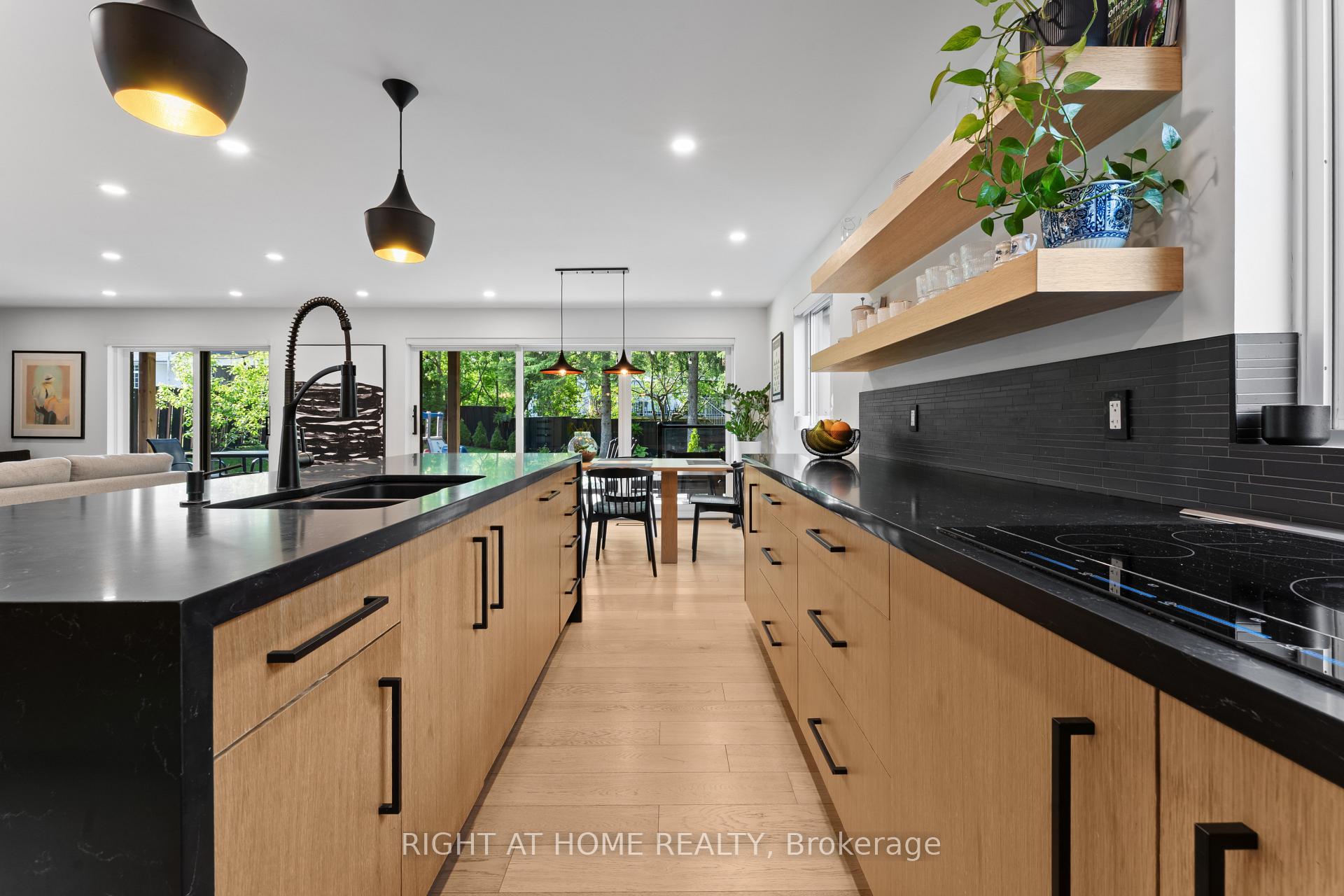 Photo 17 of 10 Wingrove Hill, Etobicoke, Islington-City Centre West — HOMEH