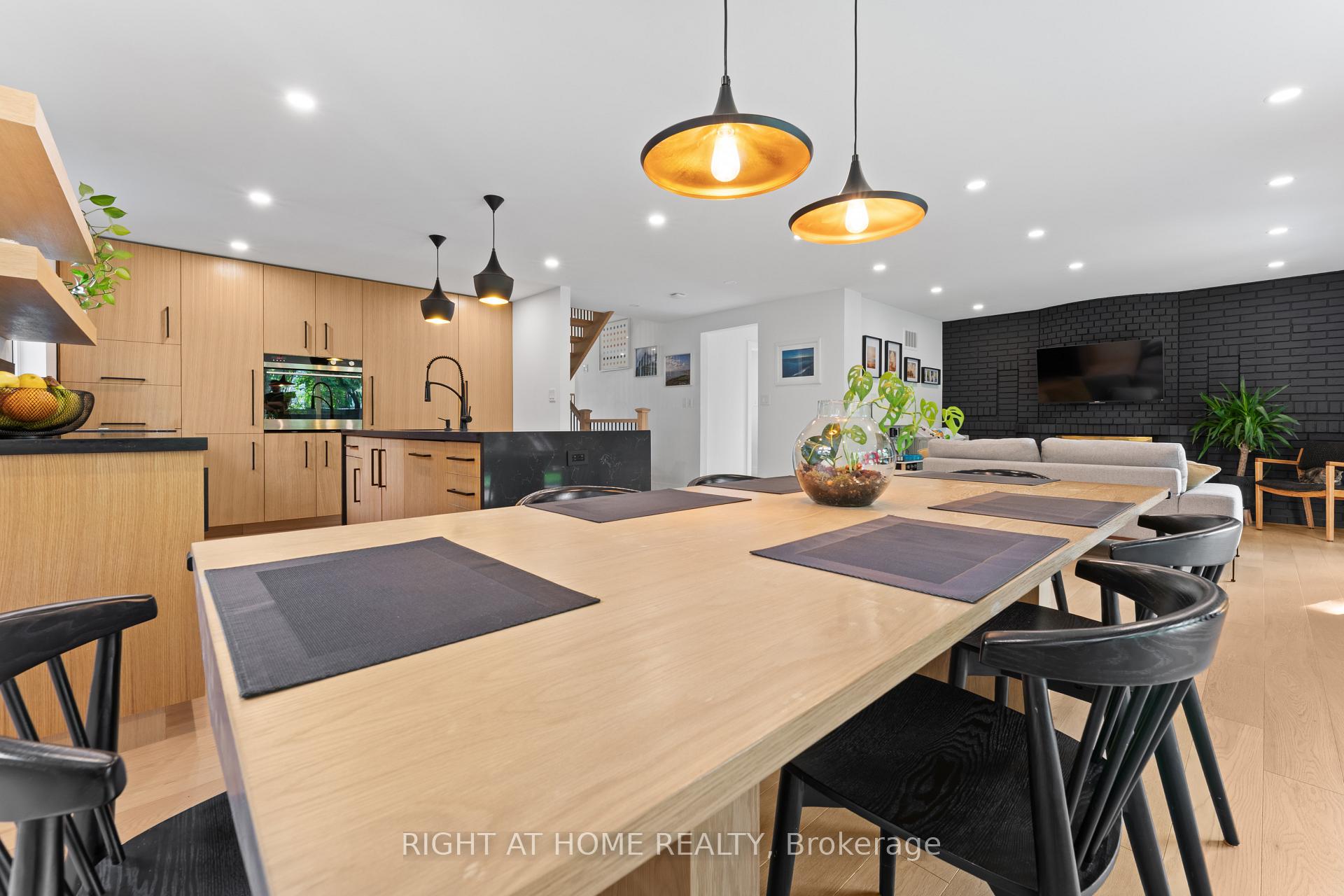 Photo 20 of 10 Wingrove Hill, Etobicoke, Islington-City Centre West — HOMEH