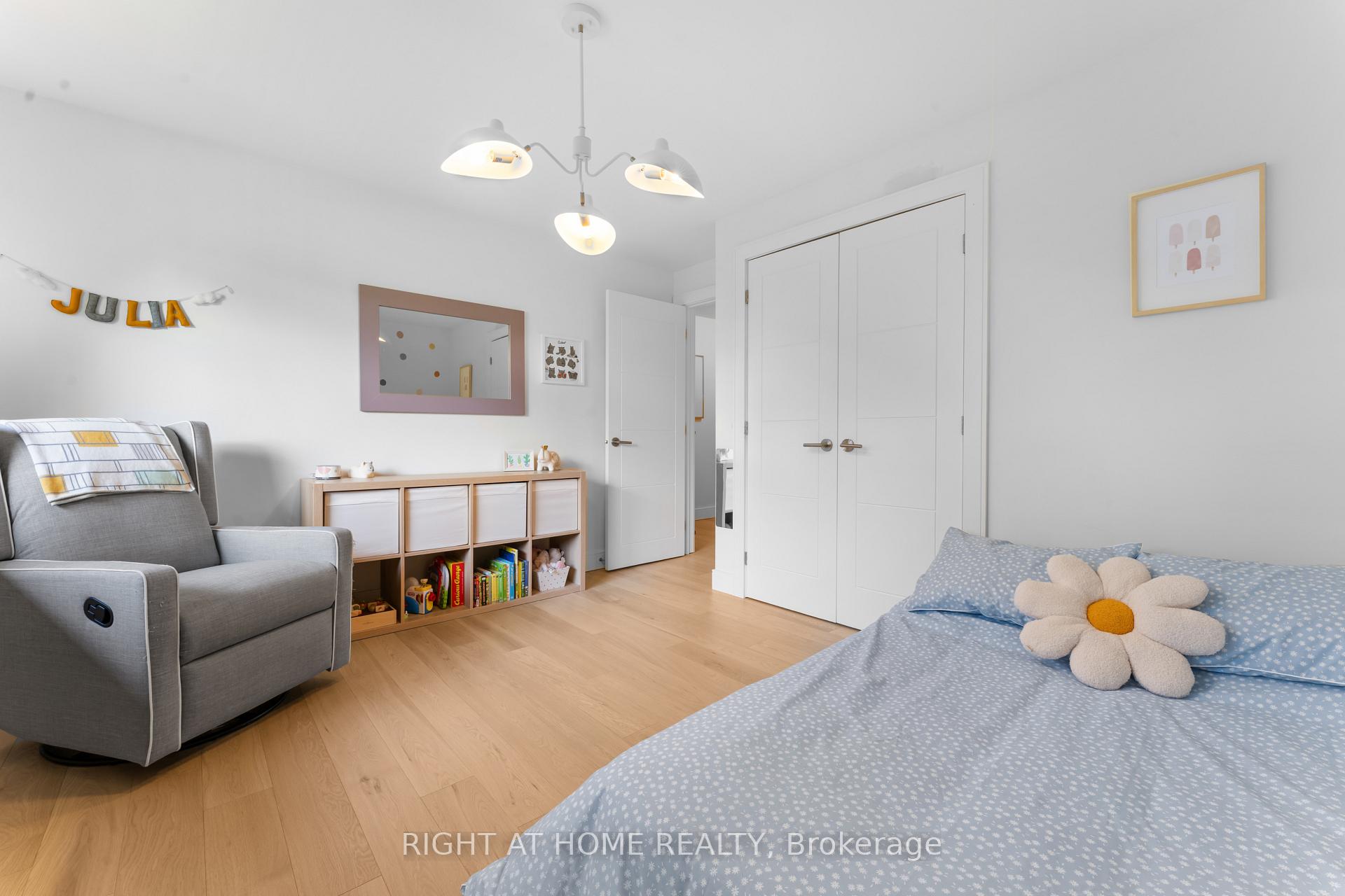 Photo 35 of 10 Wingrove Hill, Etobicoke, Islington-City Centre West — HOMEH