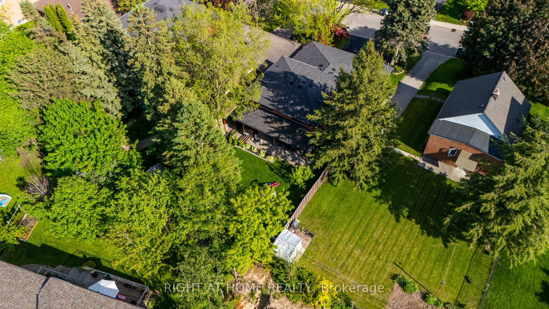 Photo 46 of 10 Wingrove Hill, Etobicoke, Islington-City Centre West — HOMEH