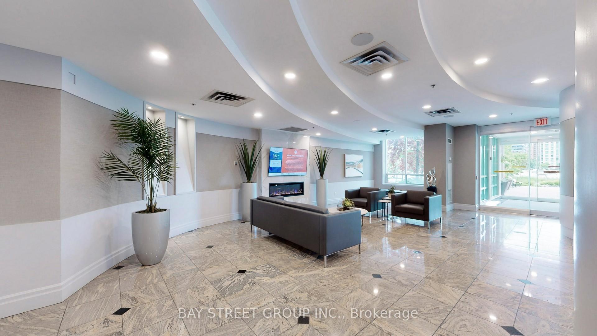 Photo 5 of Unit LPH19, 39 Oneida Crescent, Richmond Hill, Langstaff — HOMEH