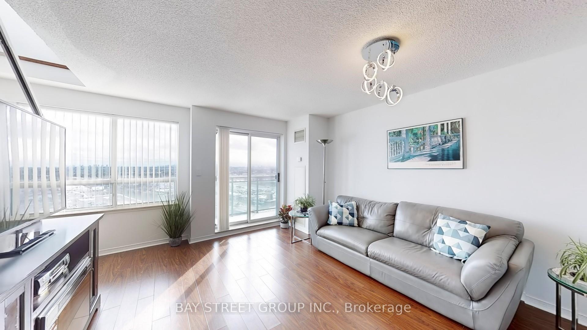 Photo 6 of Unit LPH19, 39 Oneida Crescent, Richmond Hill, Langstaff — HOMEH