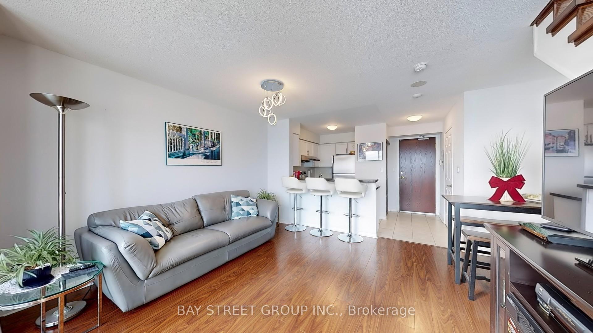 Photo 7 of Unit LPH19, 39 Oneida Crescent, Richmond Hill, Langstaff — HOMEH