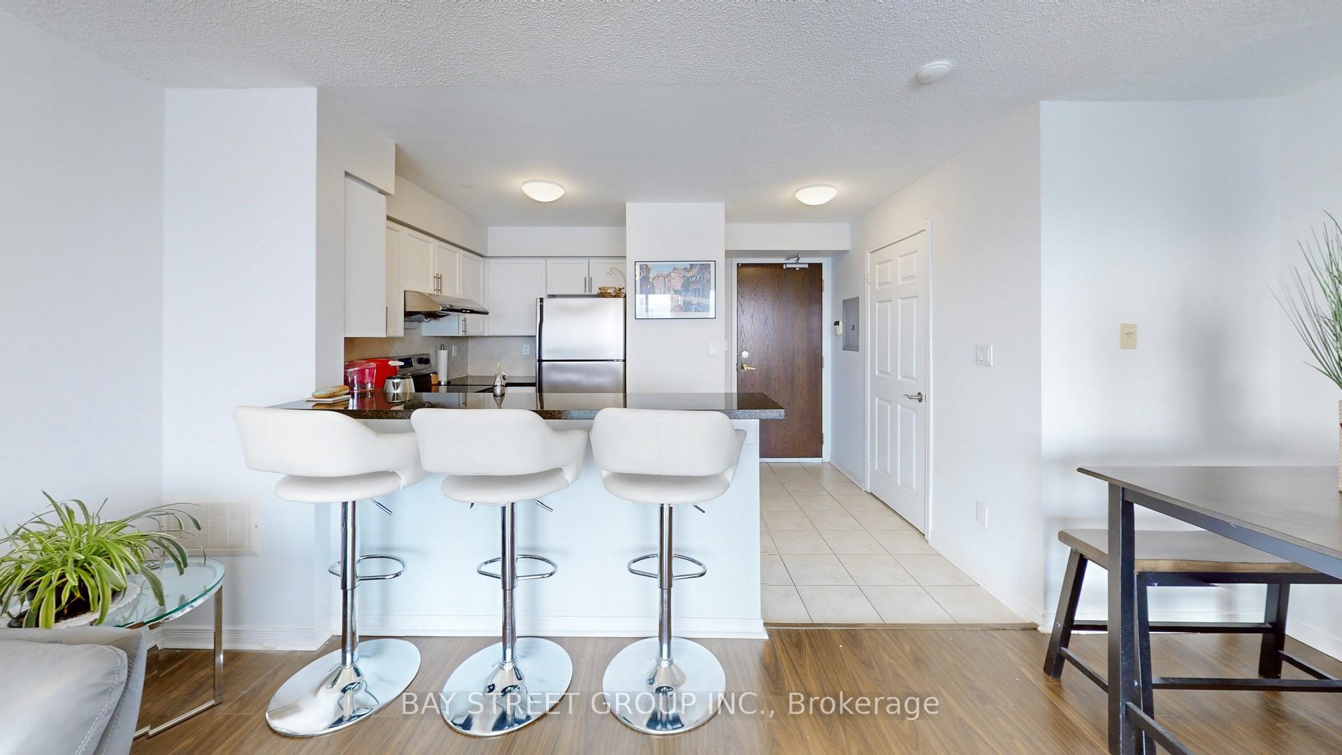 Photo 11 of Unit LPH19, 39 Oneida Crescent, Richmond Hill, Langstaff — HOMEH