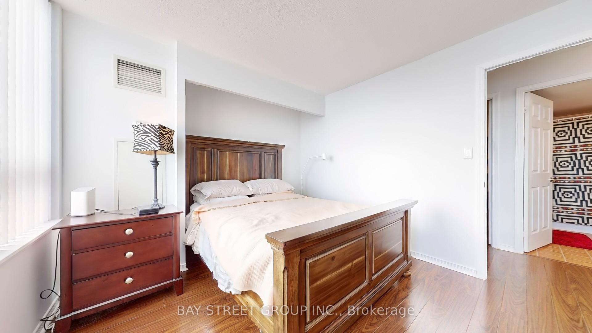Photo 21 of Unit LPH19, 39 Oneida Crescent, Richmond Hill, Langstaff — HOMEH