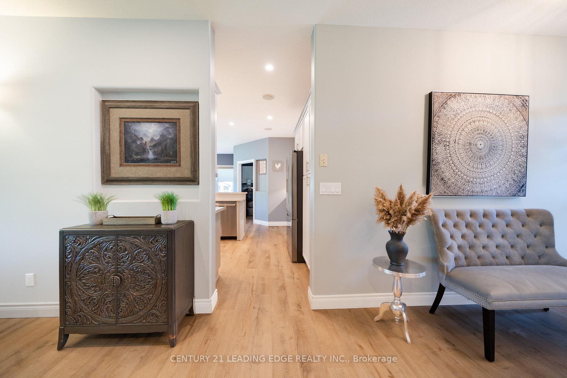Photo 8 of 27 Karendale Crescent, Hamilton, Freelton — HOMEH