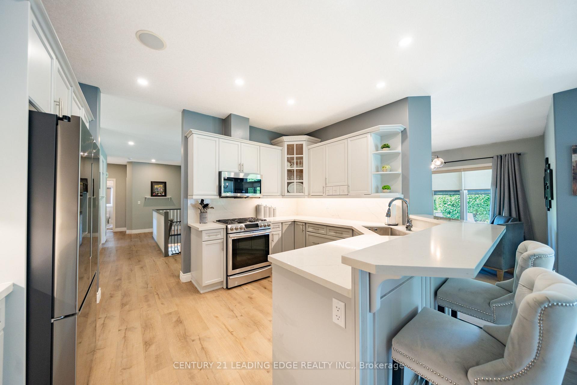 Photo 9 of 27 Karendale Crescent, Hamilton, Freelton — HOMEH