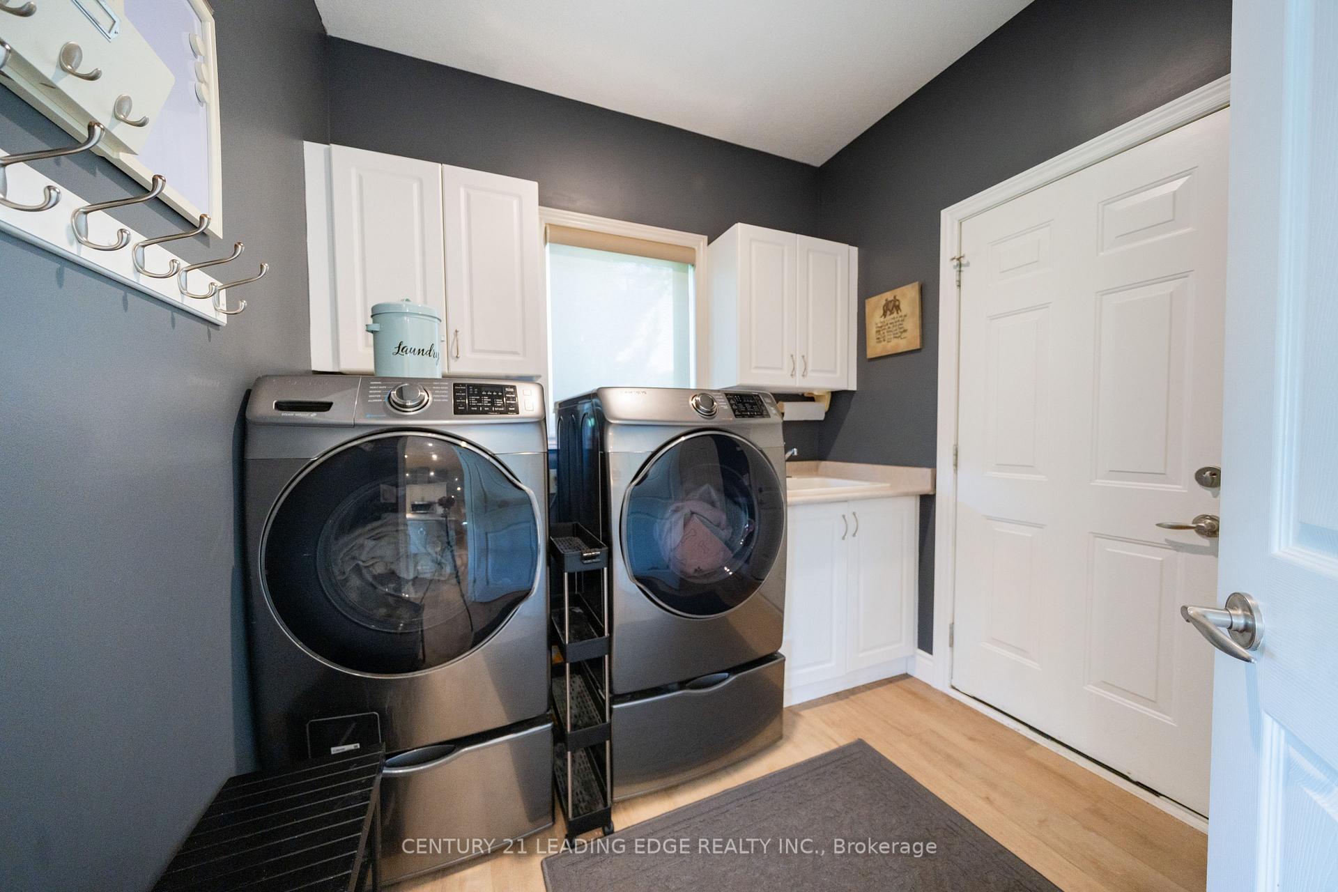 Photo 12 of 27 Karendale Crescent, Hamilton, Freelton — HOMEH