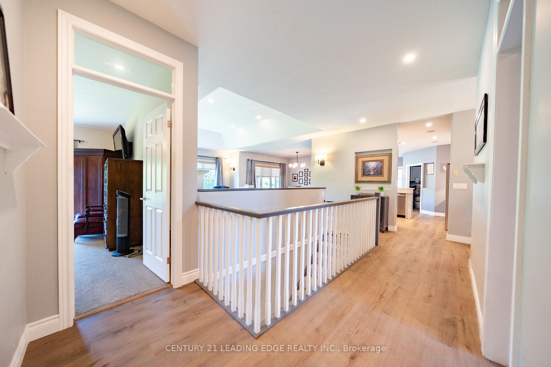 Photo 19 of 27 Karendale Crescent, Hamilton, Freelton — HOMEH