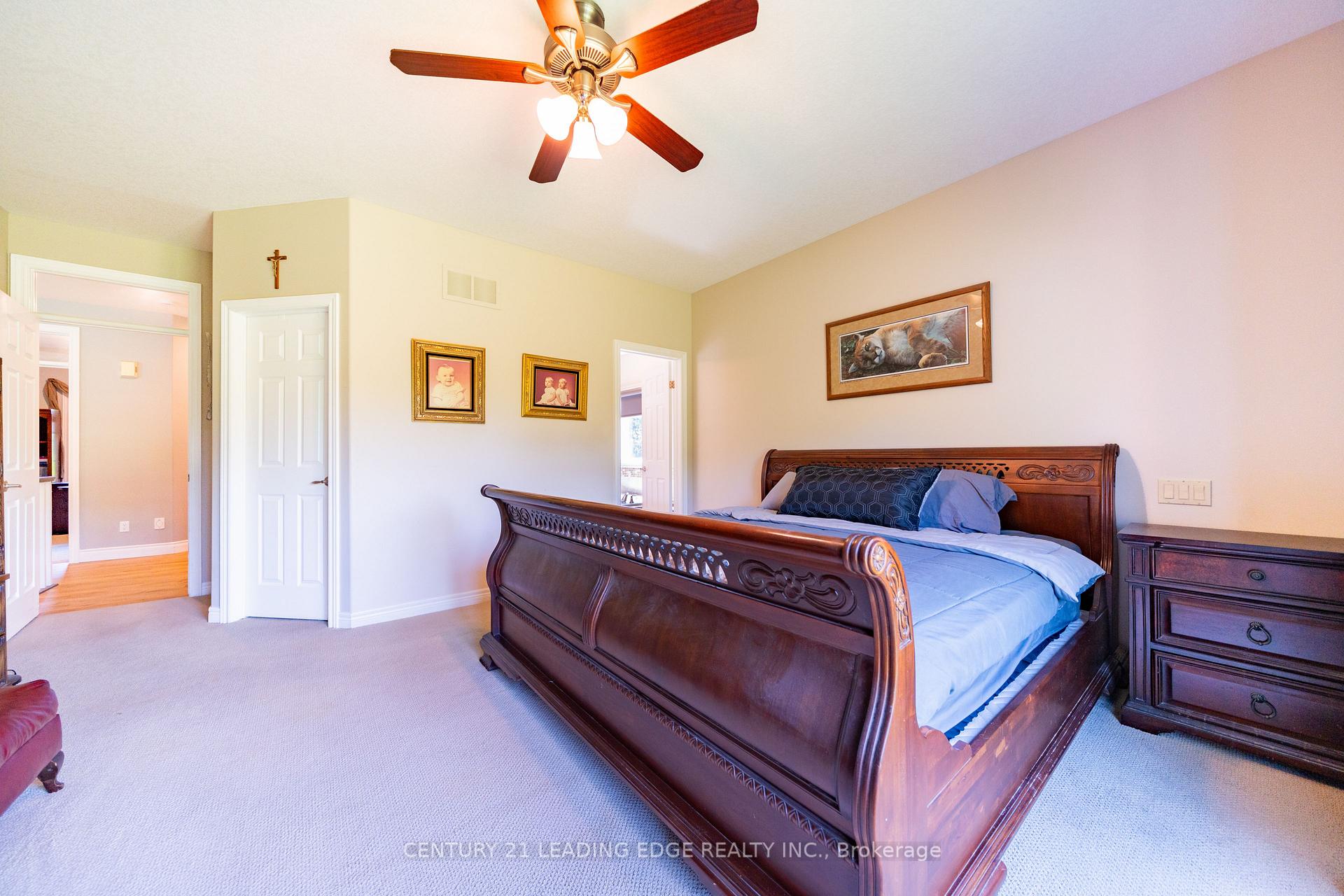 Photo 21 of 27 Karendale Crescent, Hamilton, Freelton — HOMEH