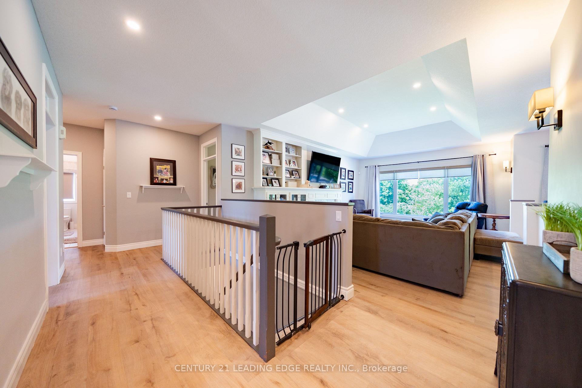 Photo 28 of 27 Karendale Crescent, Hamilton, Freelton — HOMEH